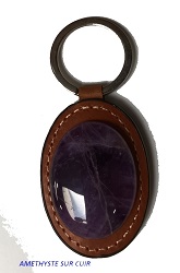 AMETHYSTE SUR PORTE CLES CUIR